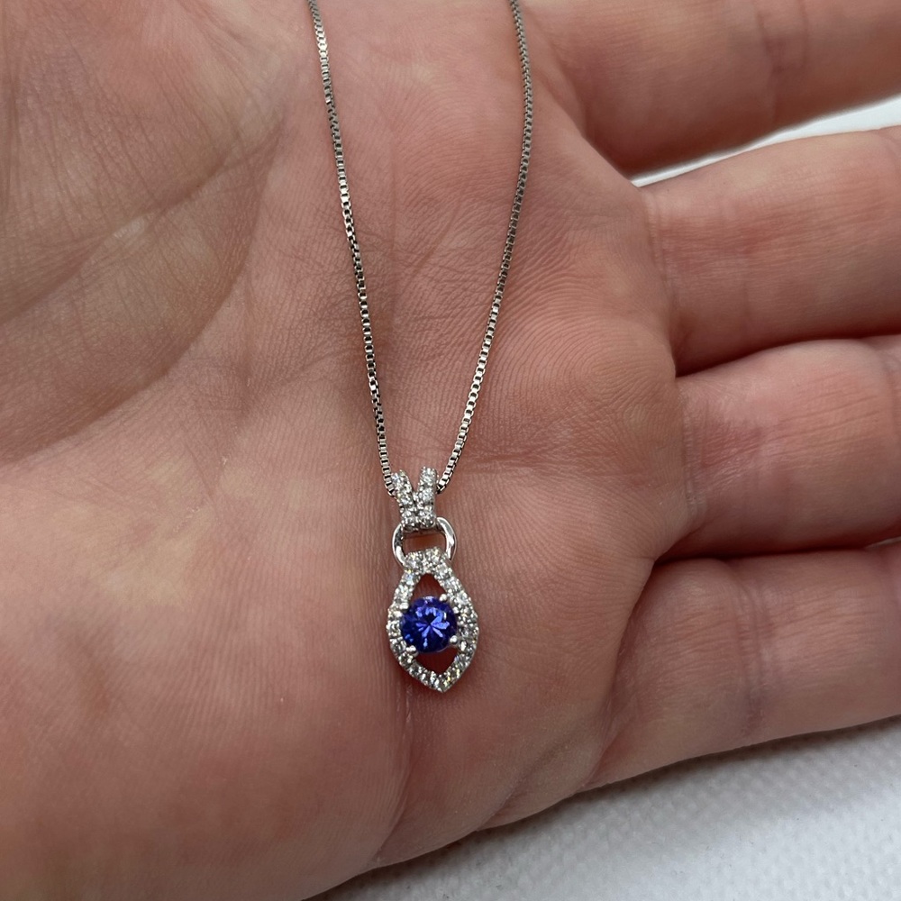 18” 14kt white gold diamond and tanzanite necklace